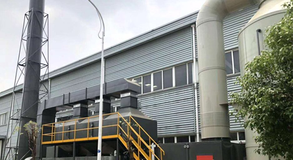 مراقبة المركبات العضوية المتطايرة في صناعة الرش