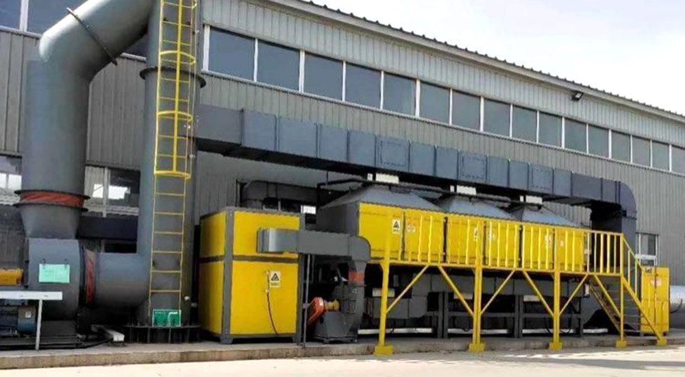 مراقبة المركبات العضوية المتطايرة في صناعة الرش